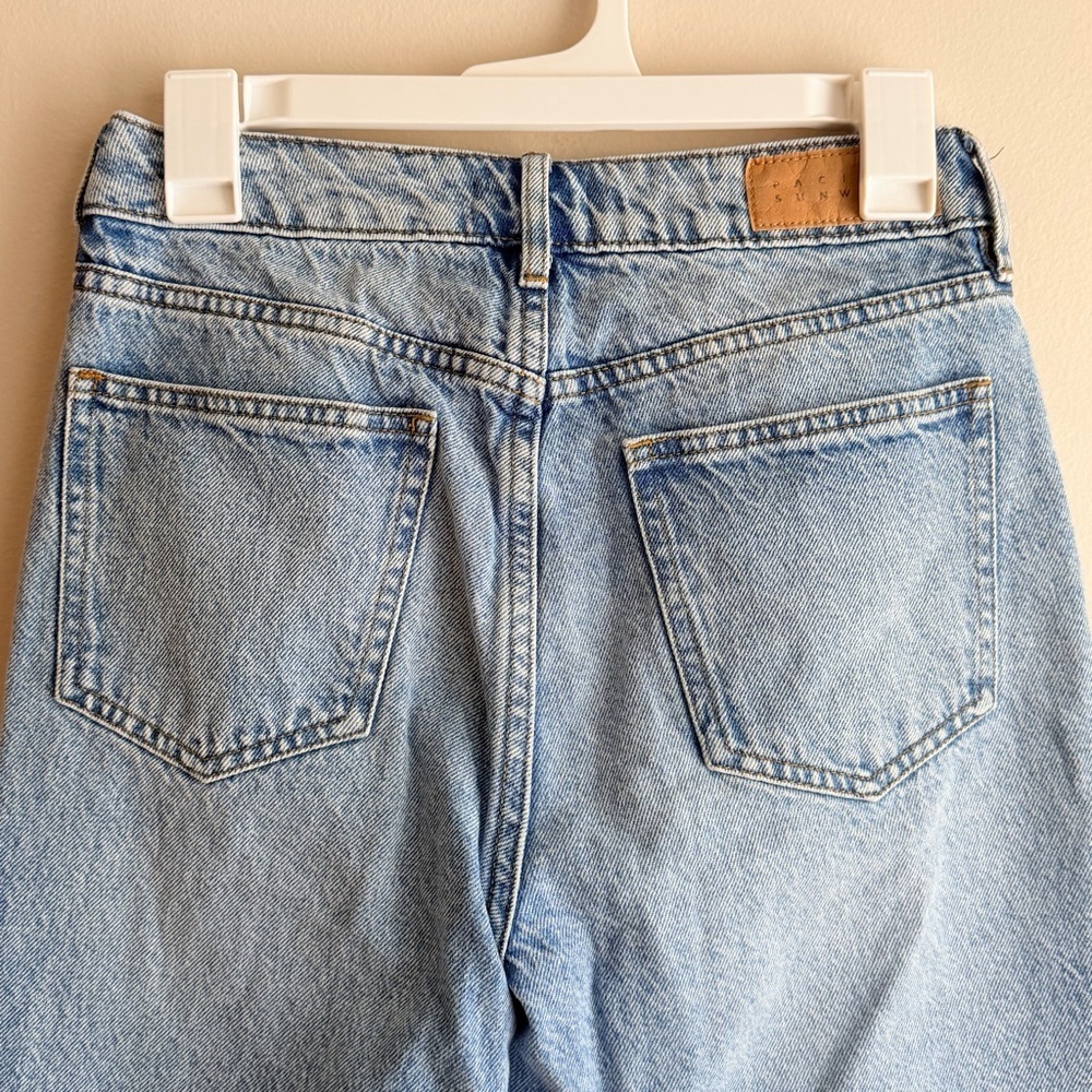 PacSun High-Rise Distressed Straight Mom Jeans size 26 - Picture 6 of 8